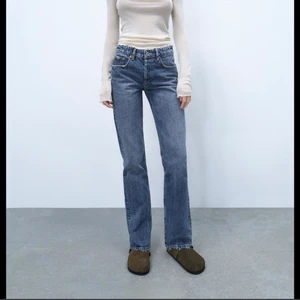Zara mid rise, stlk 34 - Zara mid rise jeans i storlek 34💕 använda fåtal gånger 