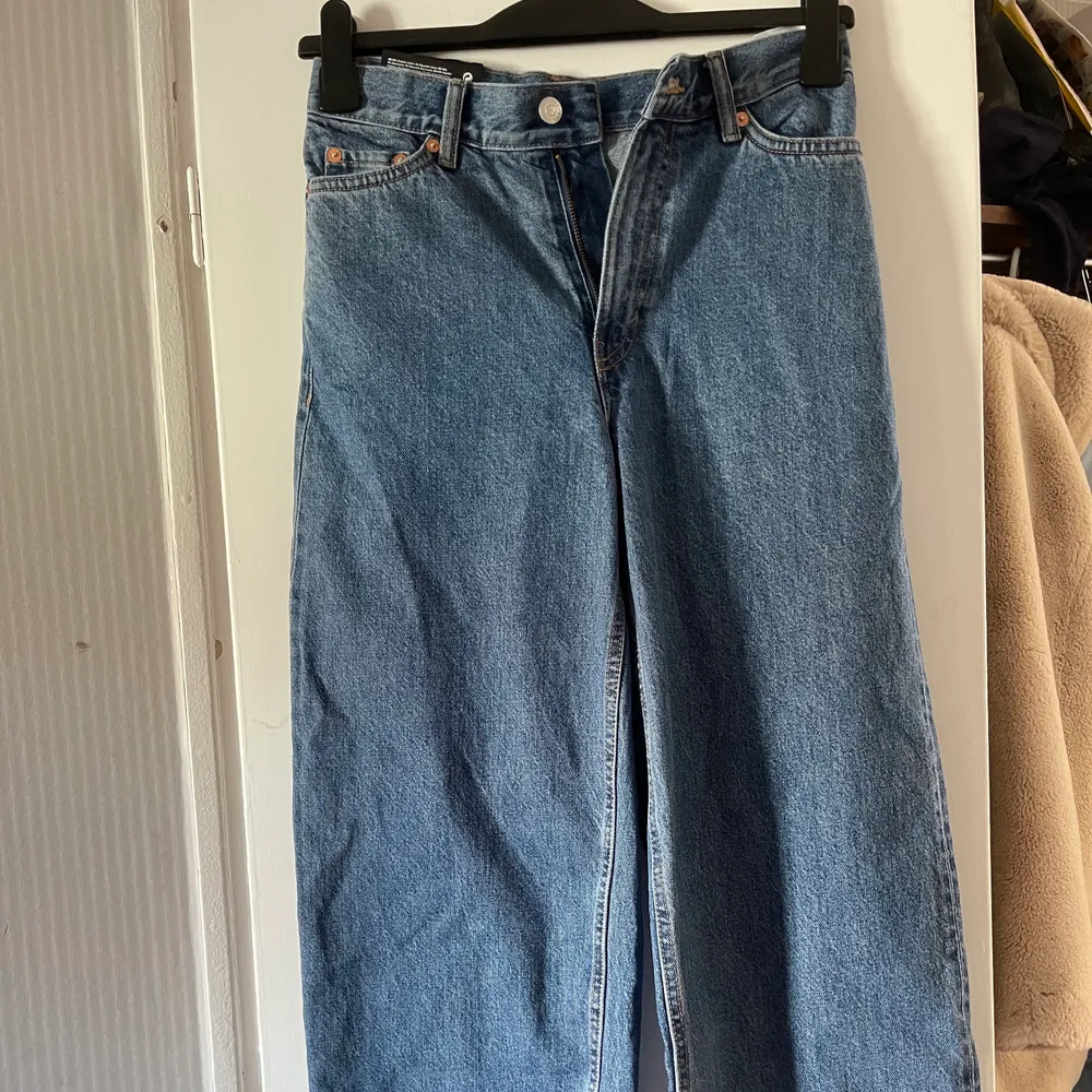 Helt nya jeans, 100kr. Jeans & Byxor.