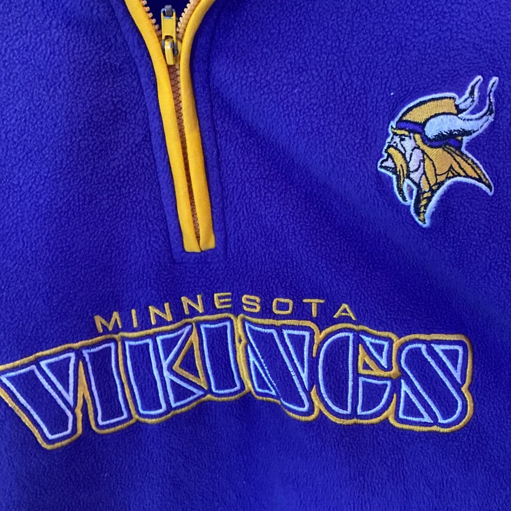 En vintage fleece med NFL laget Vikings. Tröjor & Koftor.