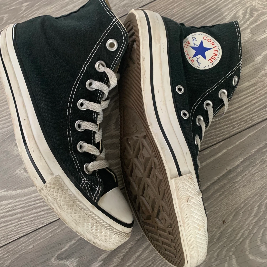 Svarta converse 