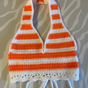 Virkad topp - ❗️Kundbeställning❗️ Egenvirkad topp med justerbar snörning i ryggen, kan göras i andra färger efter önskemål🥰