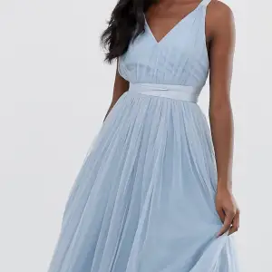 Ljusblå balklänning från ASOS Tall! Är 185 och den passar bra men passar även för de som är lite kortare! Ej använd!