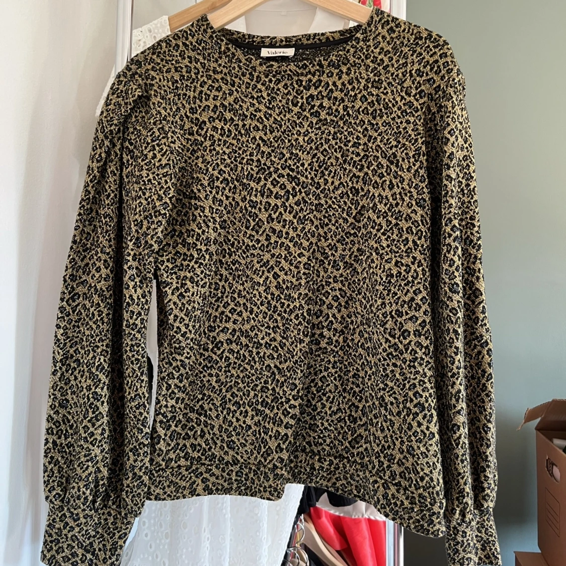 Topp från Valerie med leopardmönster - 91