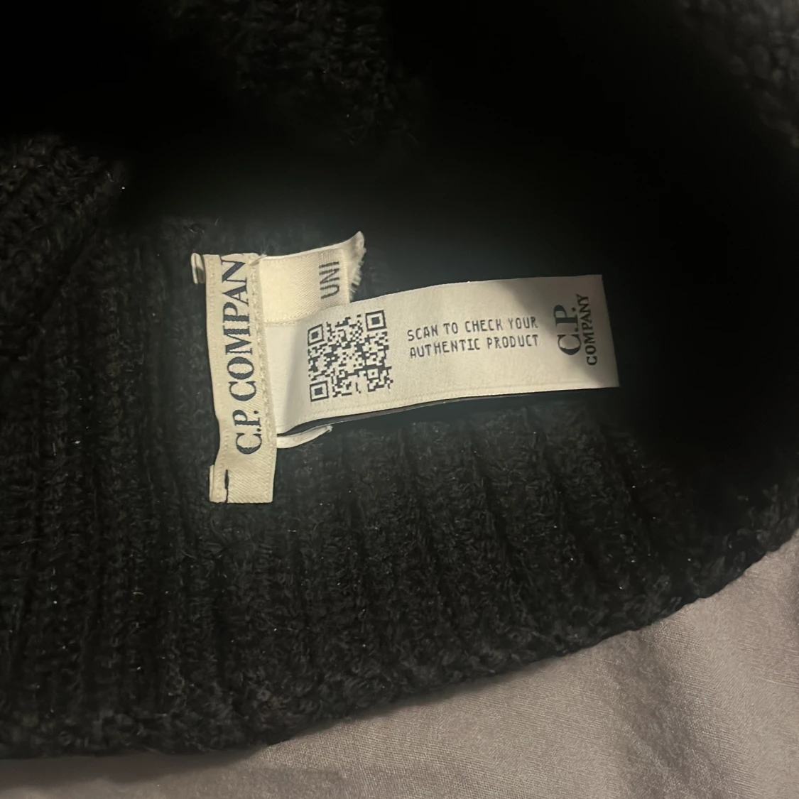 Cp Company mössa i ny skick  - 90