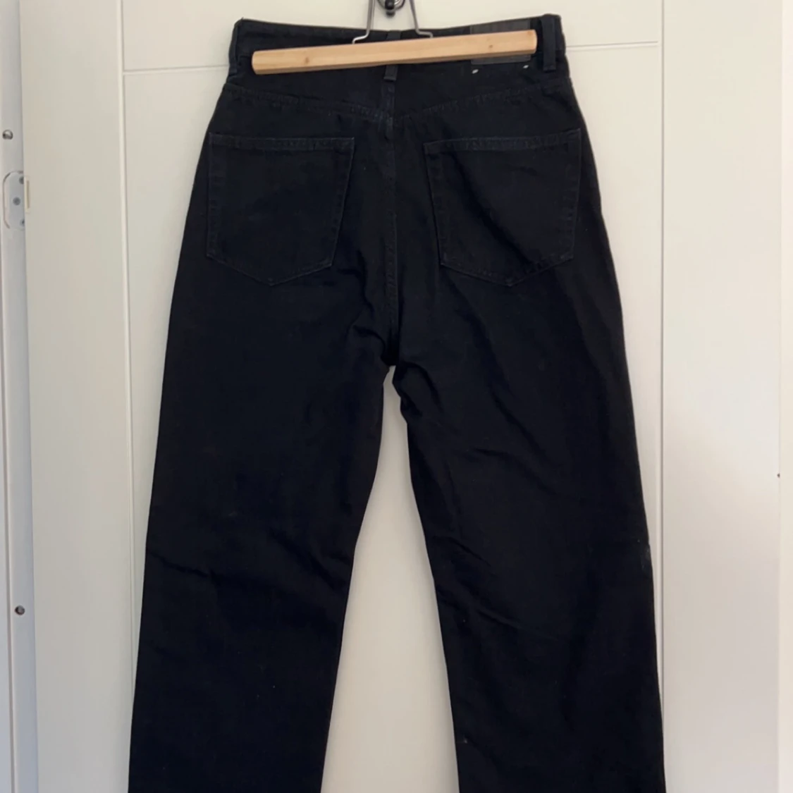 Svarta jeans weekday  - 90
