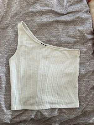 Topp - Topp från Gina tricot  Storlek M  Pris + frakt 