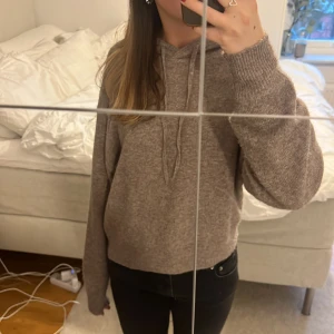 Stickad hoodie lindex  - superfin och populär stickade hoodie från Lindex💕💕