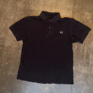 Piketröja fred perry - Piketröja från fred perry storlek M. 3 FÖR 2 ALLA PRODUKTER på sidan. Betalar ej frakt och kan mötas upp i uppsala/stockholm.