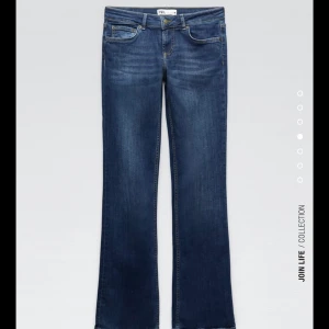 Zara jeans - Jätte fina lågmidjade zara jeans som tyvärr inte kommer till användning eftersom jag har liknande jeans. Använda 1 gång❤️❤️(Skriv till mig tryck inte på köp nu)