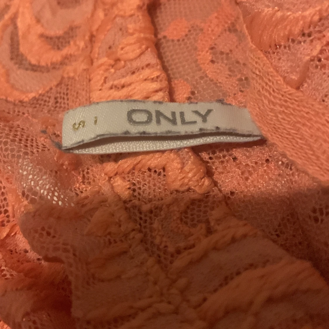 Genomskinlig top - 90