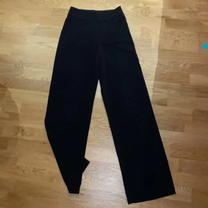 Kostymbyxor  - Strechig Knappt använt Dragkedja vid sidan