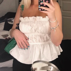 Tubtopp - Bandeutopp med volanger, använd 1 gång 💕