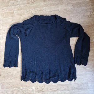 Stickad gravidtröja strl XL - Stickad tröja för gravida, storlek XL.