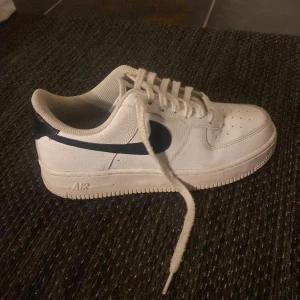 Nike air force 1 - Ett på nik air force 1 som jag köpte i Stockholm på jd sport i somras för 1349 pris kan diskuteras ❤️🥰