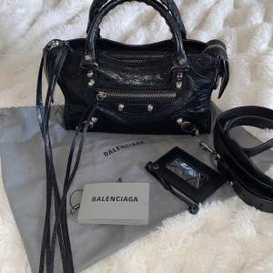 Balenciaga | Second hand online | Köp & sälj på Plick