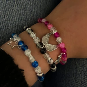 SISTA CHANSEN  - SISTA CHANSEN !! Fyra olika armband, alla gjorda på glaspärlor med en berlock på. 79kr per armband ❤️‍🔥💥 Läs mer på vår instagram @unbraceuf om du vill veta vad varje armband symboliserar ❤️ Beställning måste ske innan 3e maj