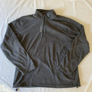 Reebok Fleece träning  - Fleecetröja från Reebok. Bra träningströja. Storlek L. 