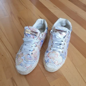 Superfina REPLAY Sneakers, Skor - Superfina sommar REPLAY Sneakers, Skor. I fint skick. STL 36. Nypriset 1795:-