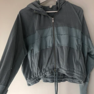 Tränings kofta - Superfin kofta. Köpt för något år sedan men kommer tyvärr inte till användning. Storlek XS men passar mig som har M.