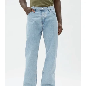 Weekday jeans  - Bra skick, inga hål eller något. Nypris 600kr