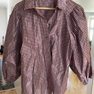 Fin blus - Fin blus - aldrig använd 