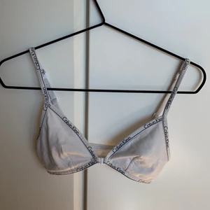 Calvin Kline bh utan bygel  - Betala bara för frakt. Väger om du är intresserad