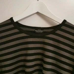 Randig tröja marimekko - Jättesnygg långärmad t-shirt, aldrig använd. Skulle säga storlek M/L