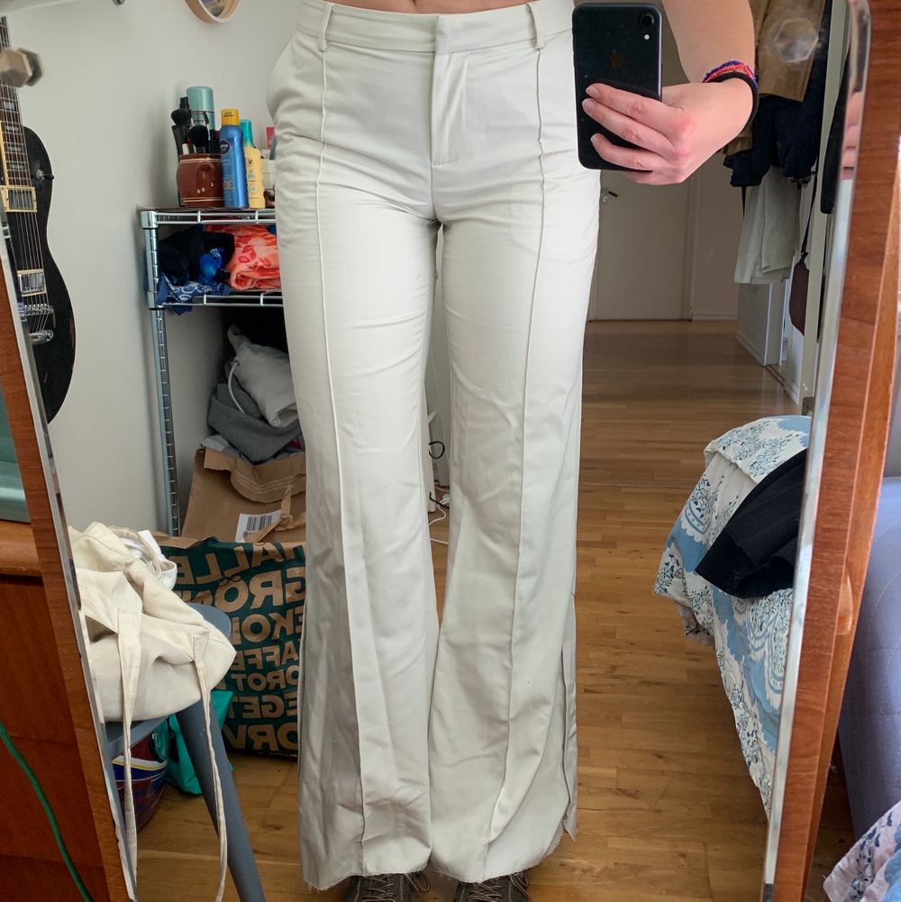 Kendall trousers från weekday | Plick Second Hand