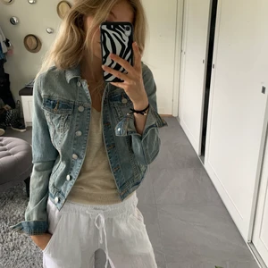 Såå fin jeansjacka 😍😘 - Såå fin jeansjacka 😍😘 