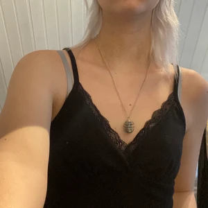  y2k svart croptop  - cool y2k croptop med spets, aldrig använd