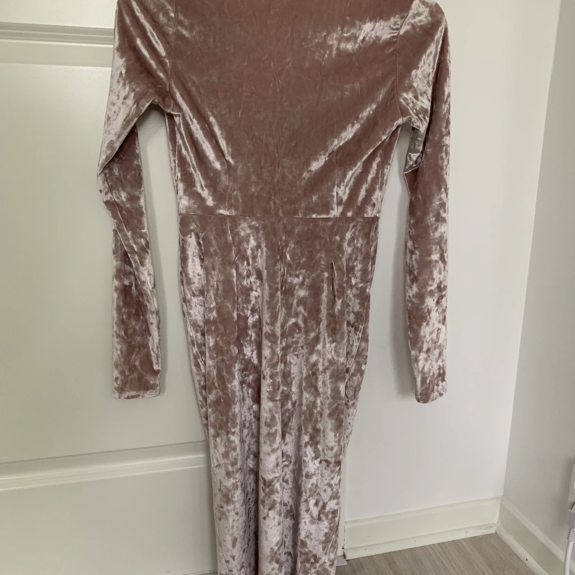 Omlottklänning i sammet  - 91