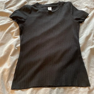 Svart tröja - Svart tröja, använd typ 7 ggr