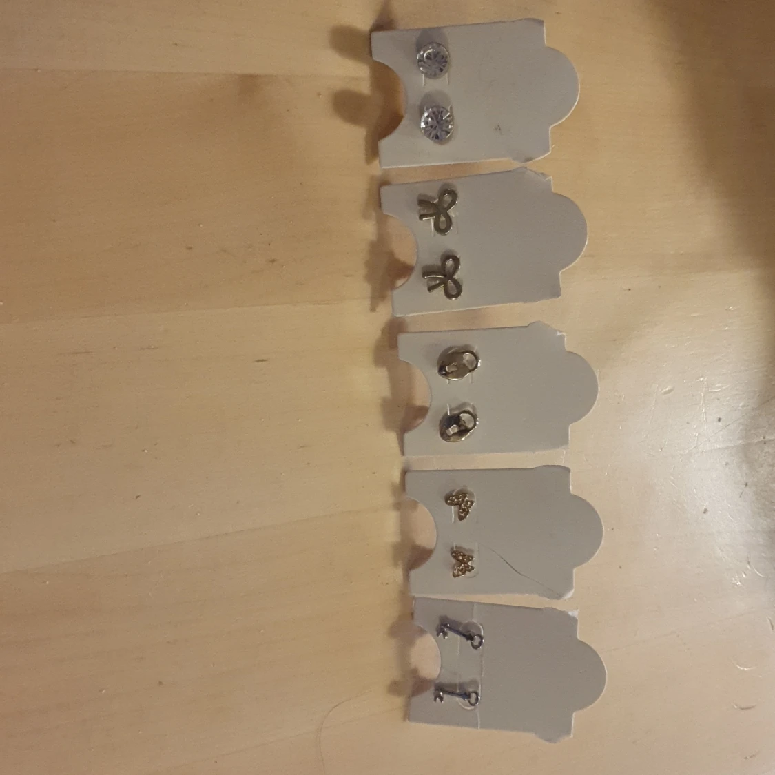 Säljer 5 st örhängen