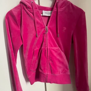 Juicy couture - Säljer om min juicy tröja som inte kommer till användning 