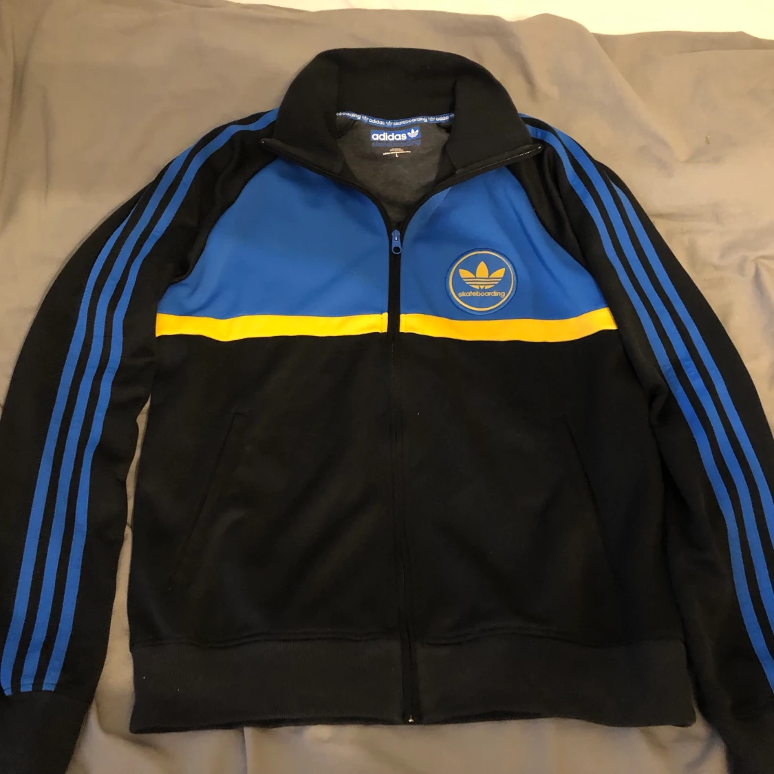 Adidas skateboarding zip jacket large