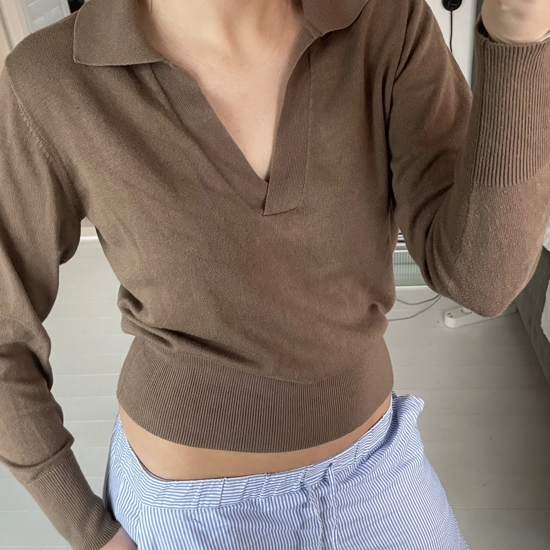 V ringad tröja med krage  - 90