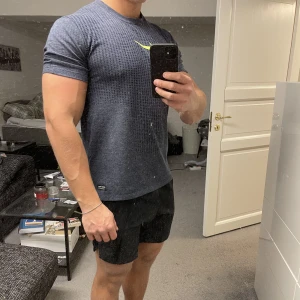 Nike pro tränings t shirt - Använd 1-2 gångar och tvättat. Condition 10/10 Ordinarie pris 649