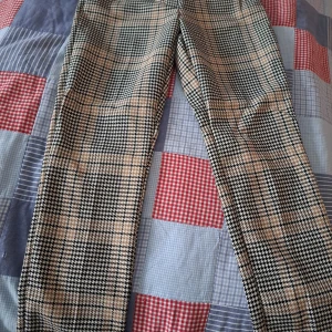 Byxor typ tights modell  - Byxor typ tights modell stl 34 helt nya aldrig använda.