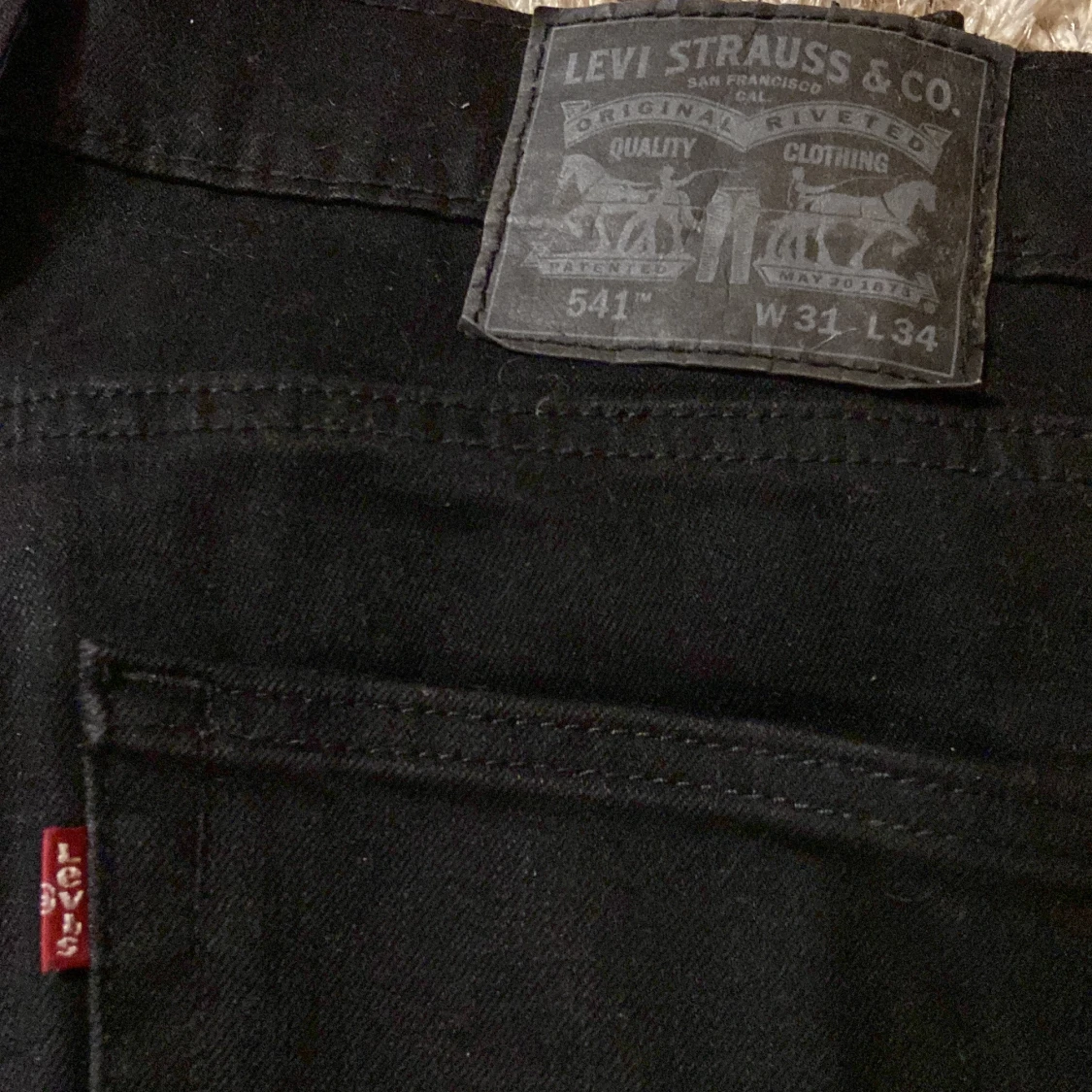 Svarta Levis jeans  - 91