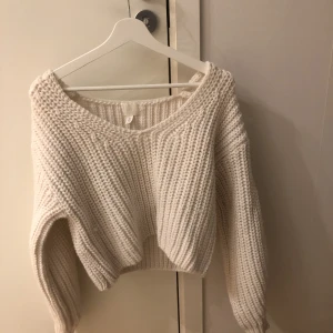 Vit stickad tröja - Nyskick