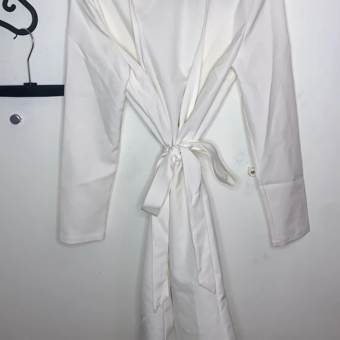 Short white morning-rock