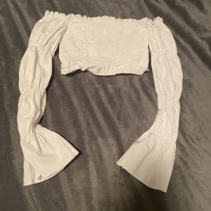 Fin-tröja - Säljer för att den inte passade min kroppstyp. 