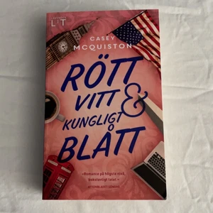 röd vitt och kungligt blått - den populära booktok boken red white & royal blue på svenska 😊 superfint skick 