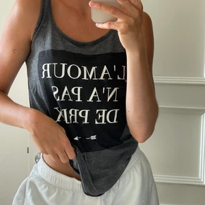 Top - Top från Gina tricot som aldrig använts Storlek XS men passar mig som bär S