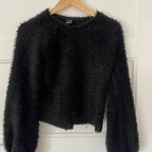 Stickad lurvig tröja - Bra skick, superskön!!