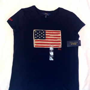 Ralph lauren  - Jätte snygg Ralph lauren tröja! Aldrig använd! Storlek XL (Barnstorlek) skulle säga att den sitter som en S. Frakten är inräknad i priset💞