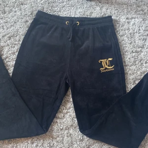 Juicy couture byxor  - Dem är i storlek S jätte finna passar bara inte mig!❤️