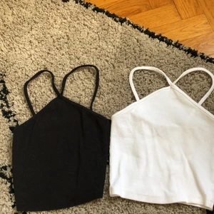 Zara topp - Säljer dessa två zara toppar! Tror inte de säljs längre. Säljer då jag inte använder dom. En kostar 80 kronor men köp båda för 150 kr!❤️