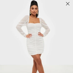 Klänning - En vit klänning från missguided och köpt från nelly. Aldrig använd, köptes för 350kr. ❤️