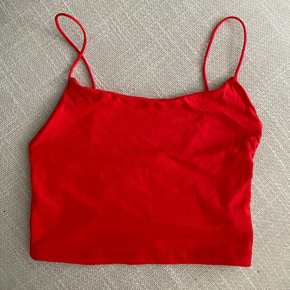 Cropped tops from bershka in size Xsmall. Worn a few times. Selling all of them for 50kr or one for 20:-. Toppar.